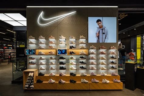 best online Nike shoe store